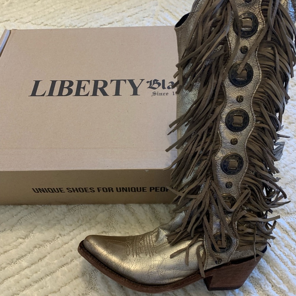 Liberty Black-712953 M Stone Washed fringed boot